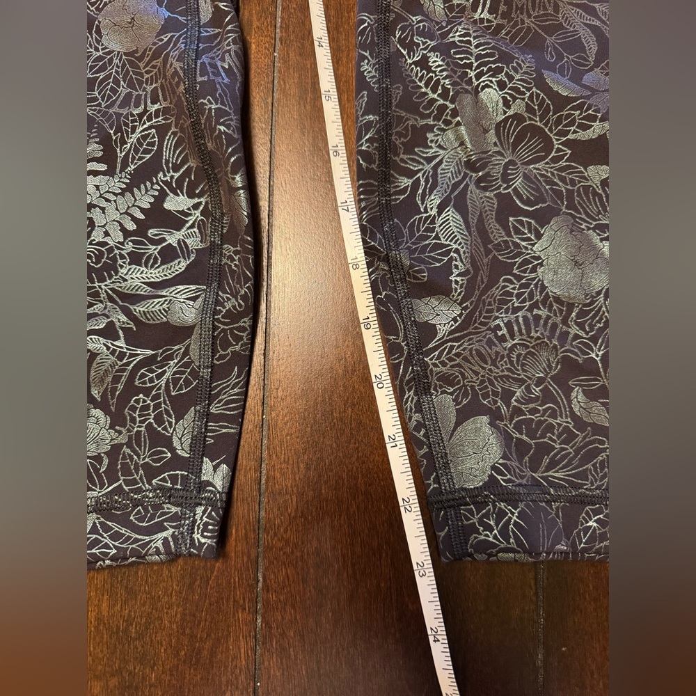 NWOT Lululemon Wunder Train High-Rise Tight Foil
Logo Flourish Black Iri… - Picture 6 of 6